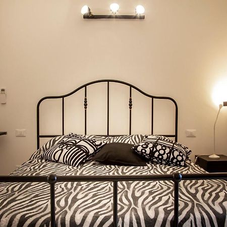 Suite Black&Wite Pisa Buitenkant foto