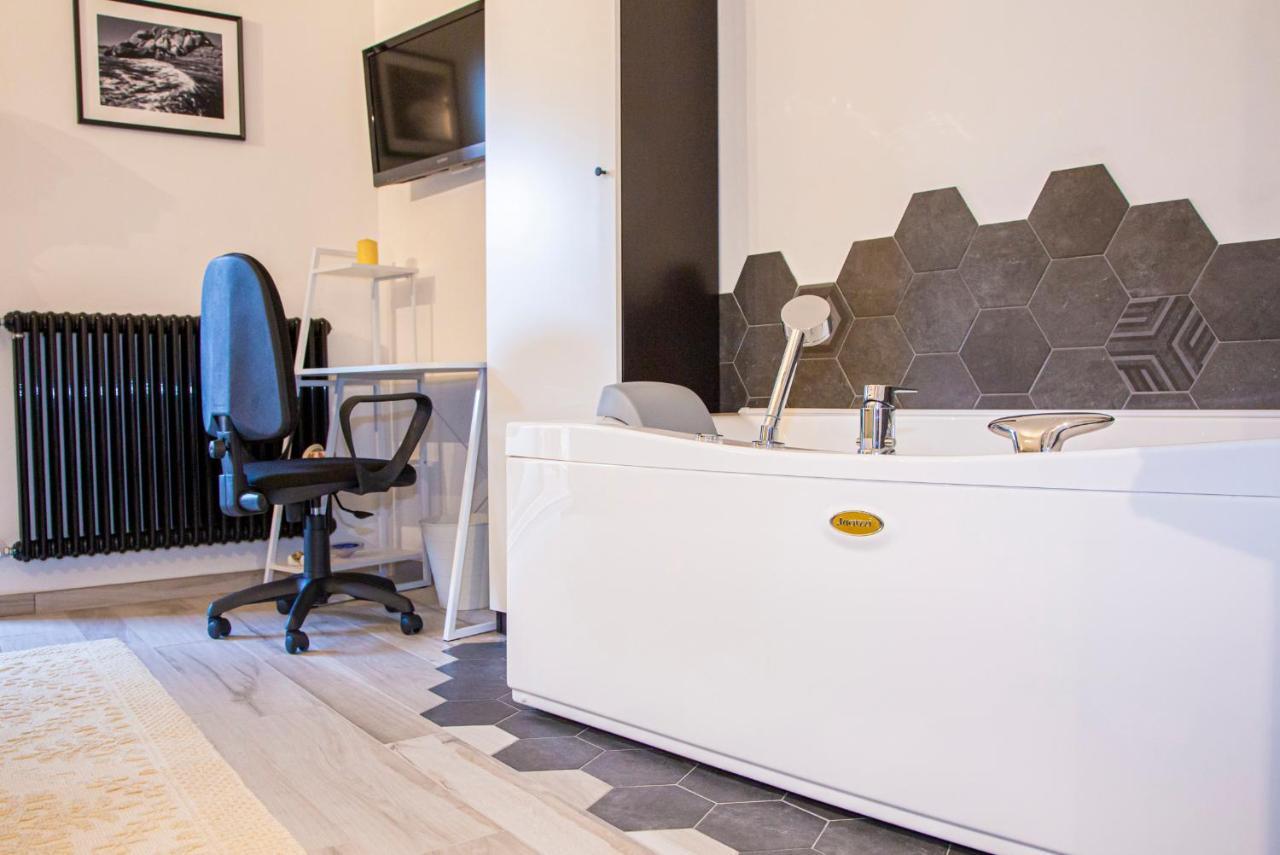 Suite Black&Wite Pisa Buitenkant foto