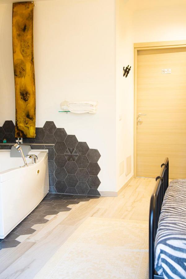 Suite Black&Wite Pisa Buitenkant foto